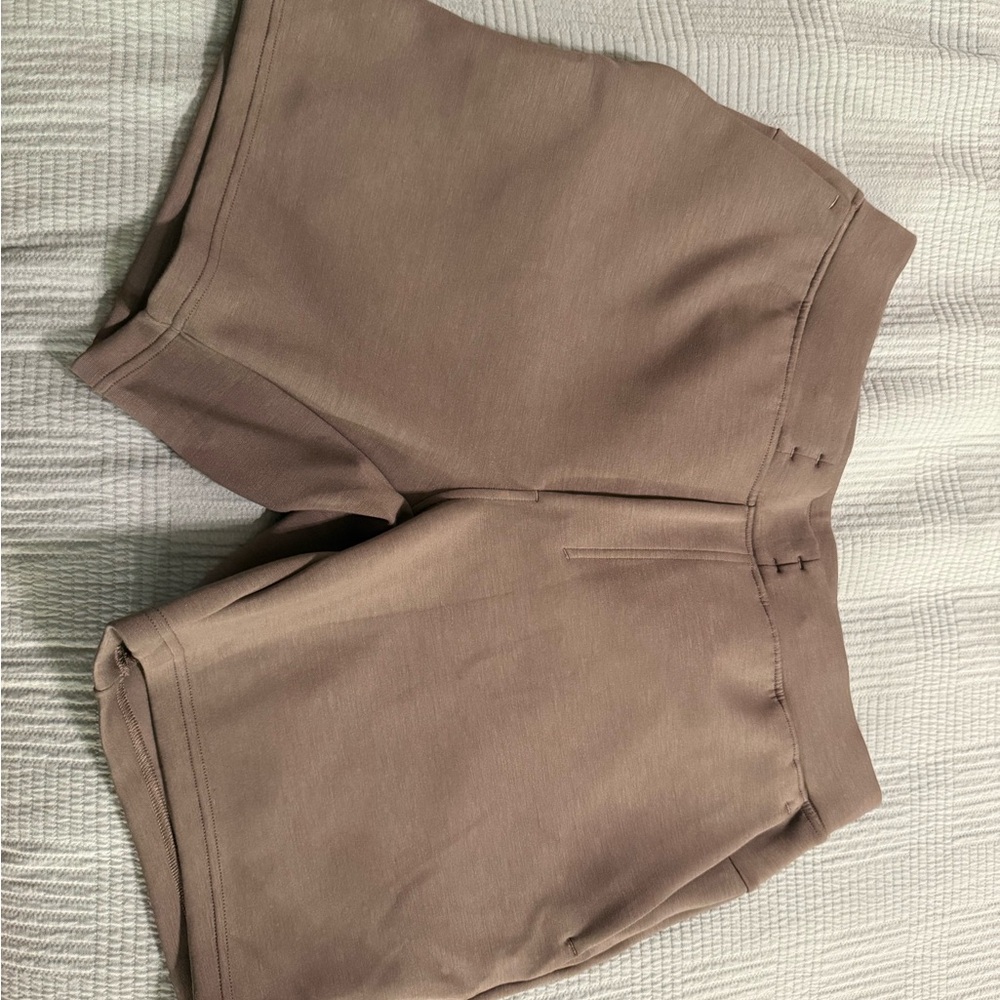 lululemon athletica men’s smooth spacer short 7” army green